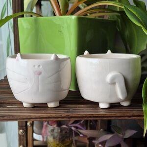 Adorable White Cat-Shaped Ceramic Planter Set